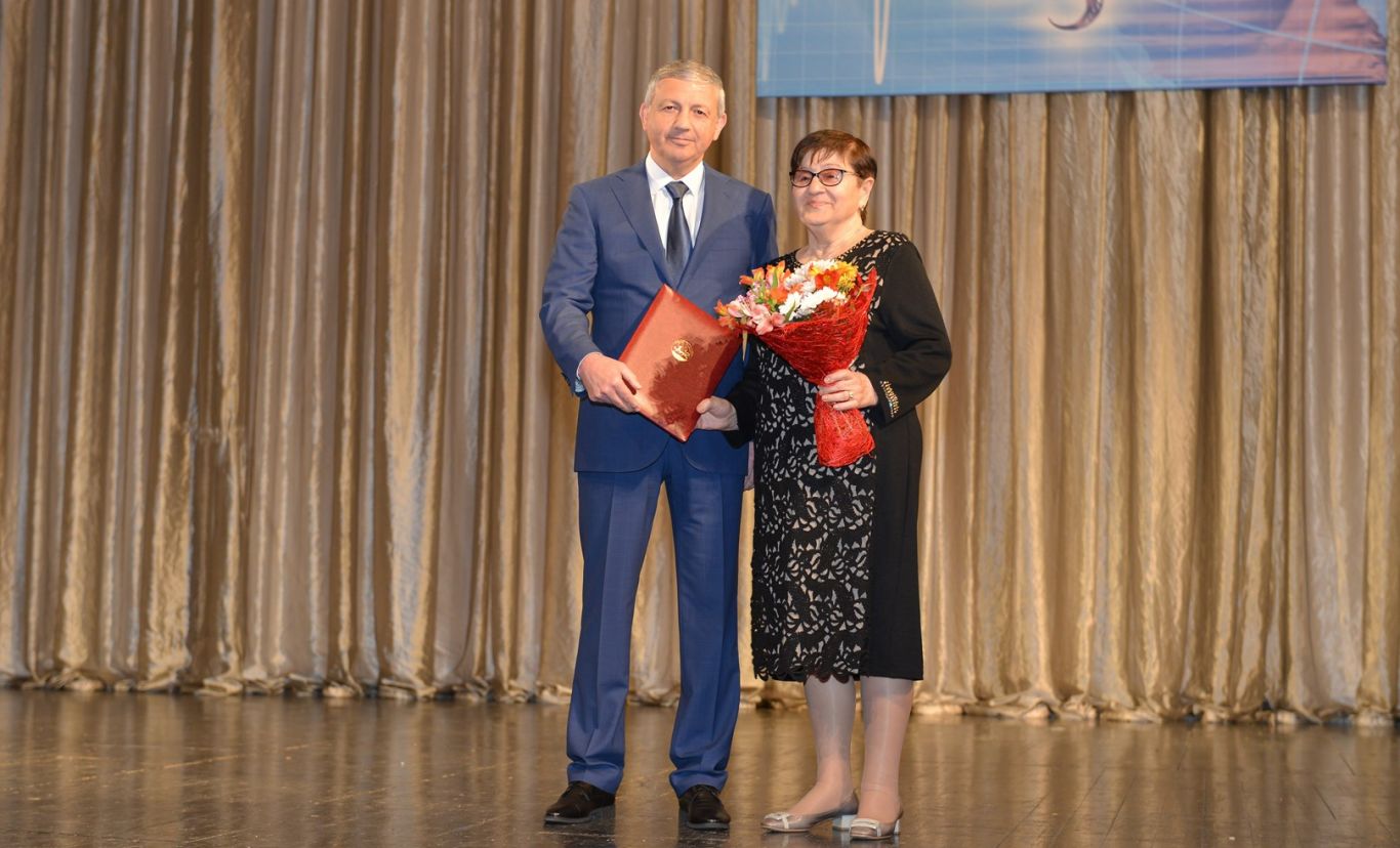 Вячеслав Битаров поздравил медиков Северной Осетии с профессиональным праздником